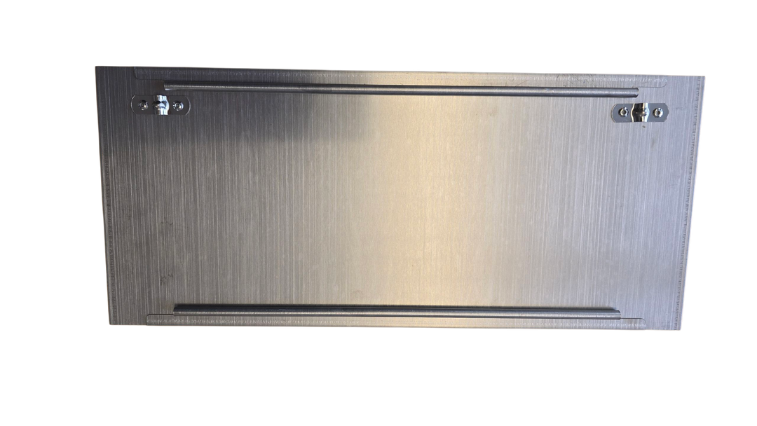 Side wall with no window (stove)